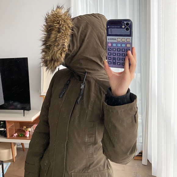 Aritzia TNA Golden Winter Jacket - Picture 6 of 13